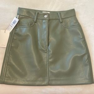 Aritzia skirt